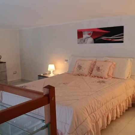 Casa Vacanza Raggio Di Sole Джовинацо Екстериор снимка