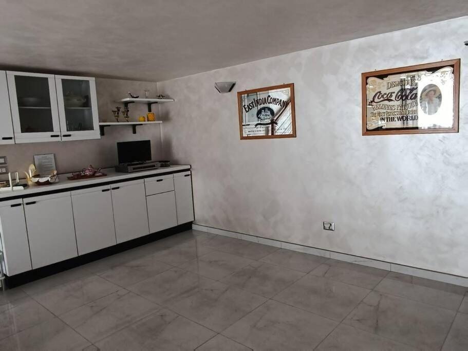 Casa Vacanza Raggio Di Sole Джовинацо Екстериор снимка